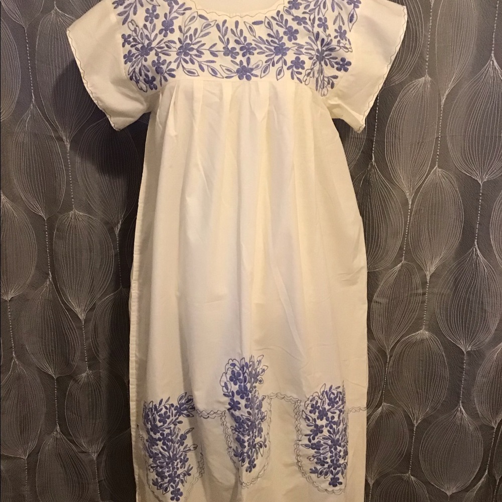 Women’s med to large handmade maxi from Ecuador.